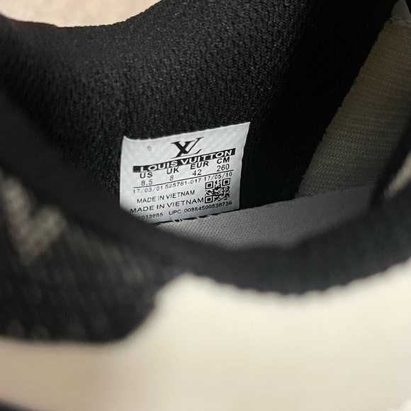 Used Men’s Size 8 (Euro Sz 41) Louis Vuitton Velcro Monogram Denim Trainer Shoes - Picture 10 of 14